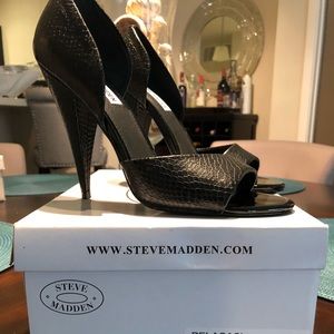 Steve Madden Delacaci Leather Heel